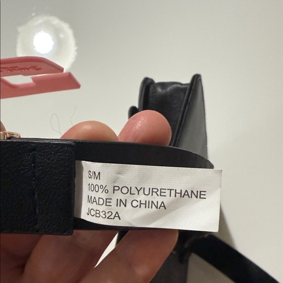 NWT Juicy Couture Belt Bag Fanny Pack Black Gold Rhinestone Logo Size S/M - Picture 8 of 13